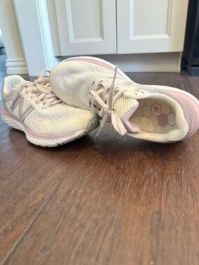 New Balance Women's Sneakers - Cream & Light Pink Accents